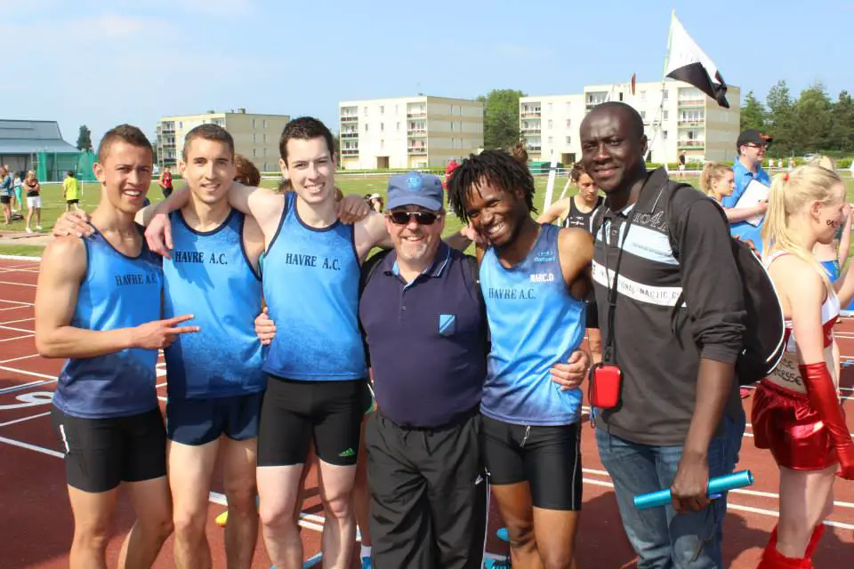 teammate-running-addict-hac-athle