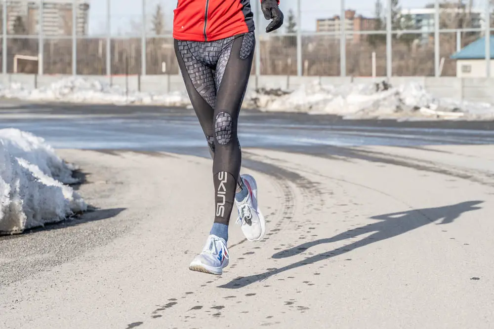 Hoka Carbon X : LA chaussure à plaque carbone des amateurs ?