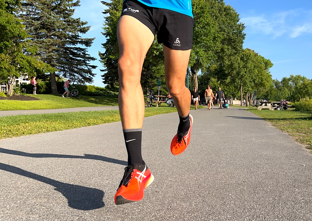 Asics Metaspeed Sky : chaussure Carbone la plus rapide avec Nike ?